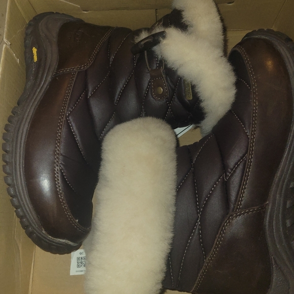 Ugg Boots - Picture 2 of 3